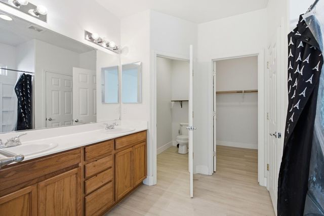 5176 W Oslin Avenue, Fresno, CA 93722