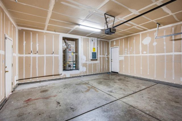 5176 W Oslin Avenue, Fresno, CA 93722