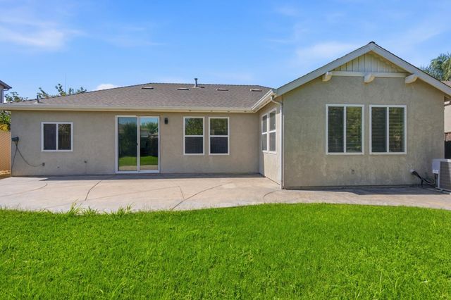5176 W Oslin Avenue, Fresno, CA 93722