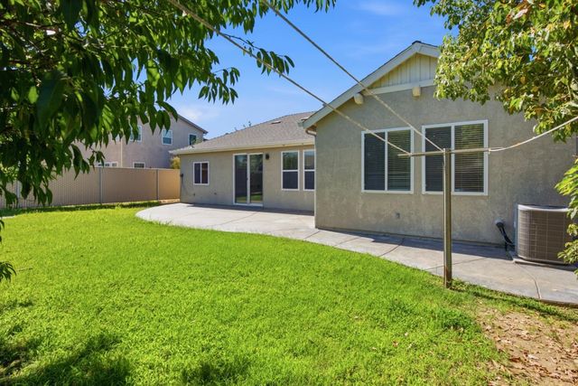 5176 W Oslin Avenue, Fresno, CA 93722