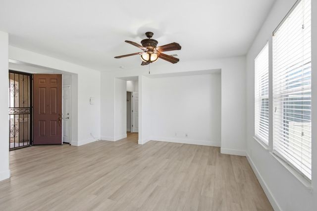 5176 W Oslin Avenue, Fresno, CA 93722