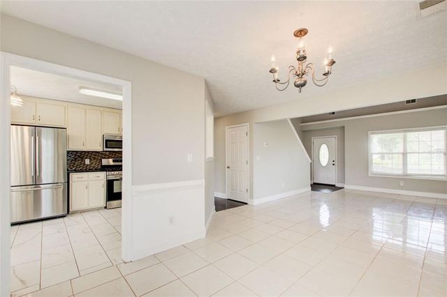 1705 Queen Victoria Court, Locust Grove, GA 30248