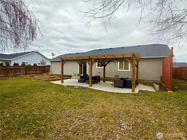 830 S Blessing Street, Moses Lake, WA 98837