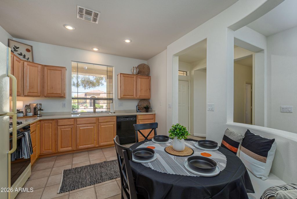 18067 W UDALL Drive, Surprise, AZ 85374 — photo 2