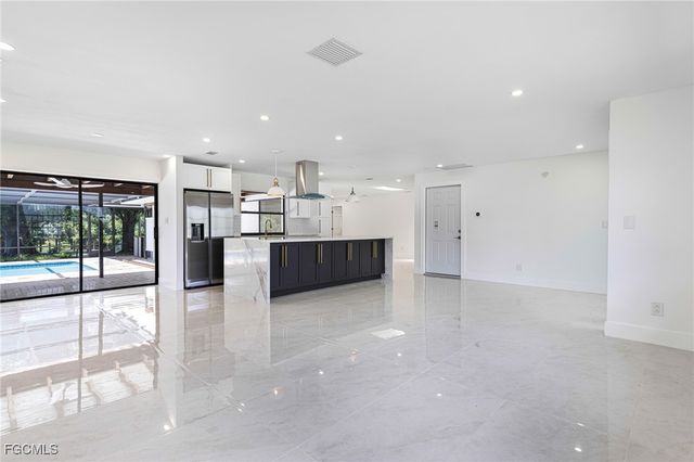 7436 Dana Lin CIR, North Fort Myers, FL 33917