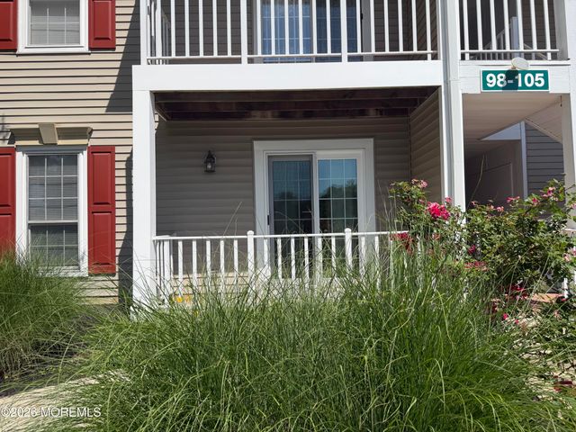 105 Players Circle, Tinton Falls, NJ 07724
