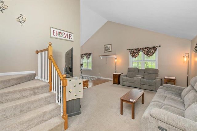 10 Balsam Way, Plaistow, NH 03865