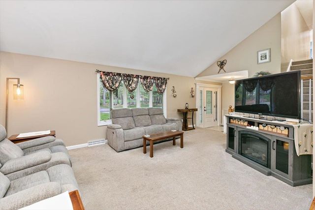 10 Balsam Way, Plaistow, NH 03865