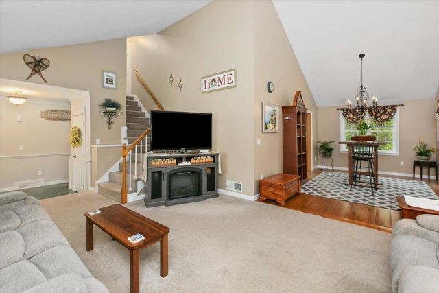 10 Balsam Way, Plaistow, NH 03865