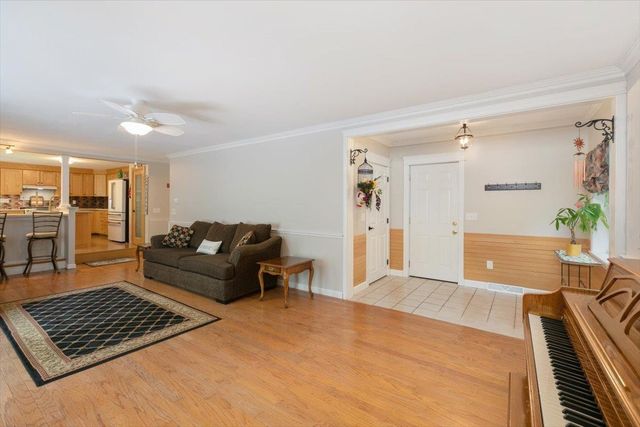 10 Balsam Way, Plaistow, NH 03865