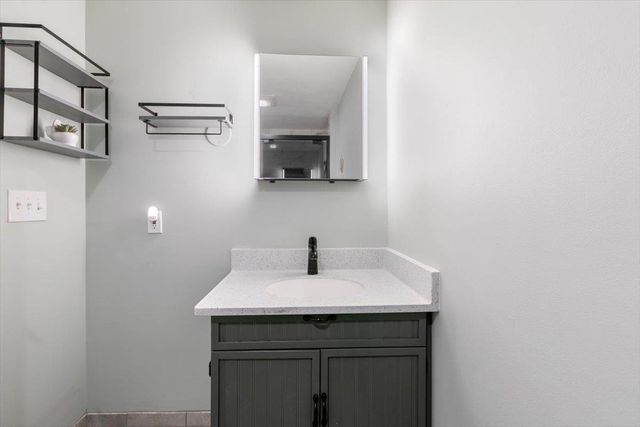 10 Balsam Way, Plaistow, NH 03865