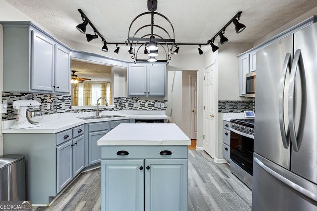 2010 Hidden Valley Drive SW, Marietta, GA 30008