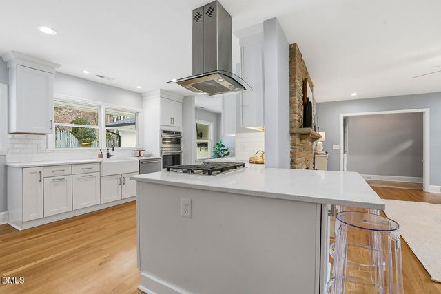 100 W Lakeside Drive, Fuquay Varina, NC 27526