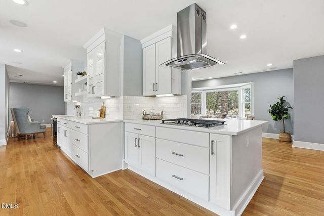 100 W Lakeside Drive, Fuquay Varina, NC 27526