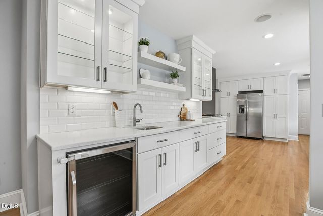 100 W Lakeside Drive, Fuquay Varina, NC 27526