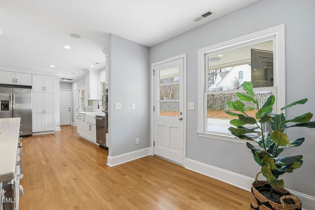 100 W Lakeside Drive, Fuquay Varina, NC 27526