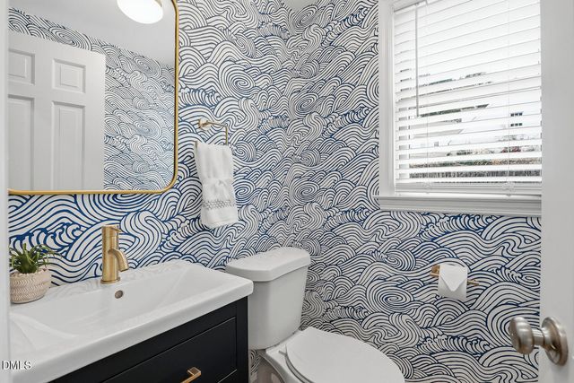 100 W Lakeside Drive, Fuquay Varina, NC 27526