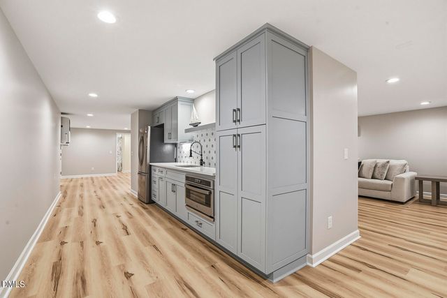 100 W Lakeside Drive, Fuquay Varina, NC 27526