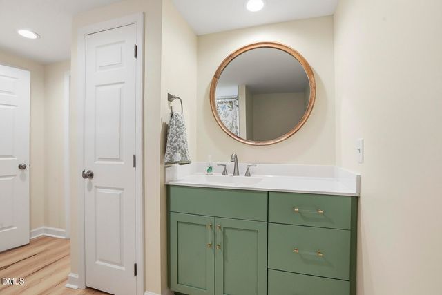 100 W Lakeside Drive, Fuquay Varina, NC 27526