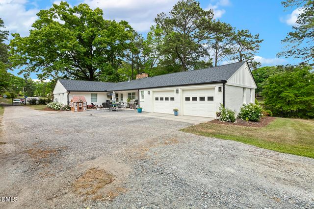 100 W Lakeside Drive, Fuquay Varina, NC 27526