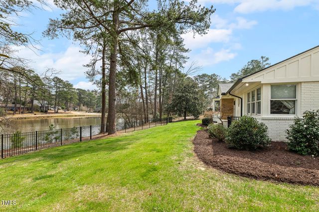 100 W Lakeside Drive, Fuquay Varina, NC 27526