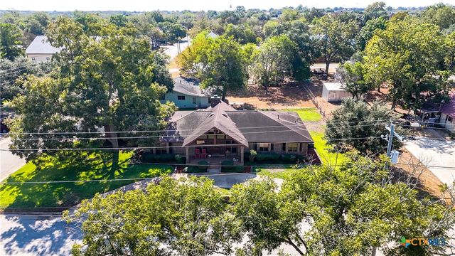 400 Persons Street, Stockdale, TX 78160