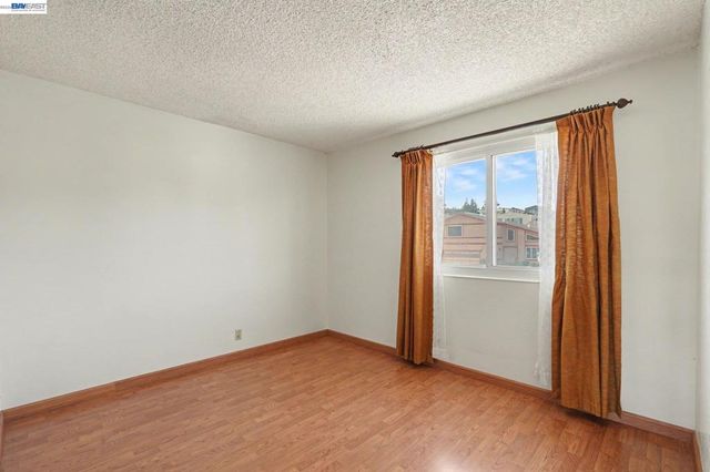 721 Gellert Blvd, Daly City, CA 94015