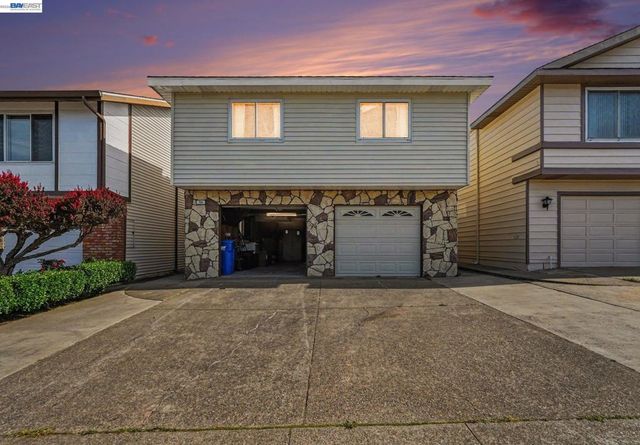 721 Gellert Blvd, Daly City, CA 94015