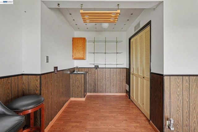 721 Gellert Blvd, Daly City, CA 94015