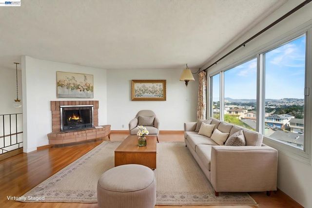 721 Gellert Blvd, Daly City, CA 94015