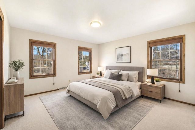 12044 N Maryhill COURT, Mequon, WI 53092