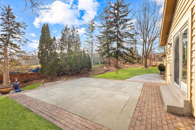 12044 N Maryhill COURT, Mequon, WI 53092