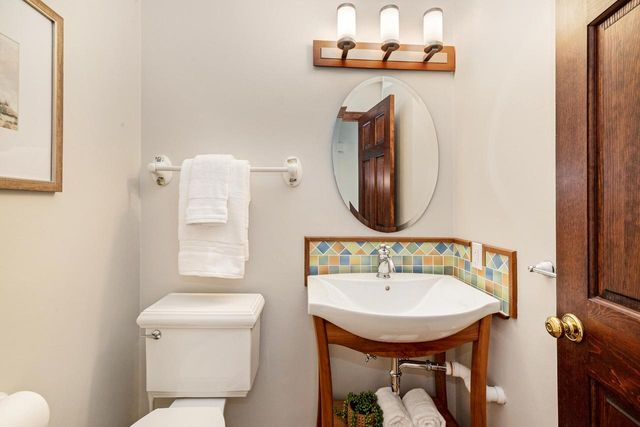 12044 N Maryhill COURT, Mequon, WI 53092