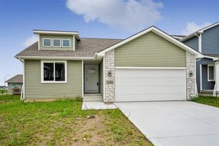 608 NE Oak Ridge Drive, Ankeny, IA 50021
