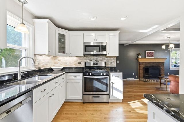 68 Alden St, Foxboro, MA 02035