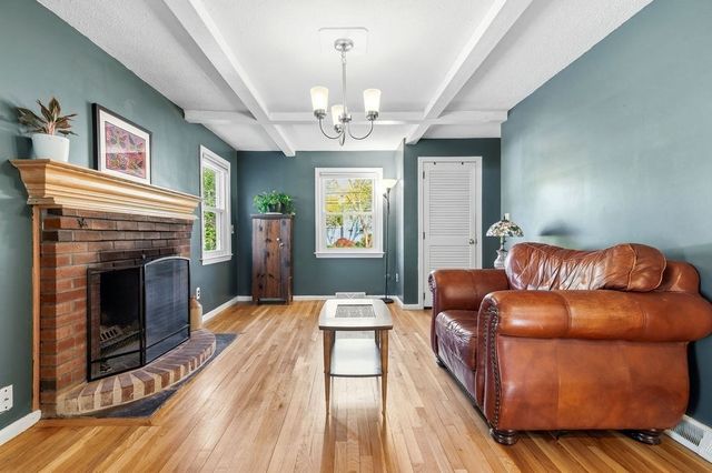 68 Alden St, Foxboro, MA 02035