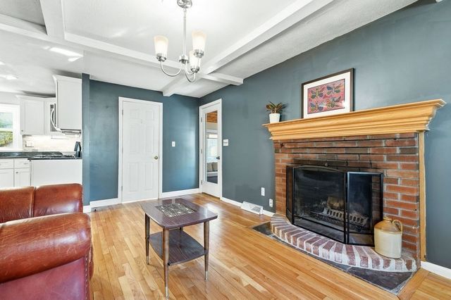 68 Alden St, Foxboro, MA 02035