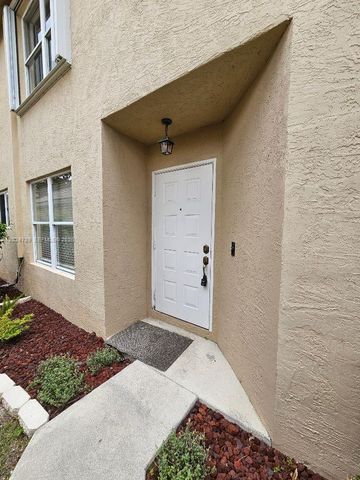 6836 Long Key St, Lake Worth, FL 33467