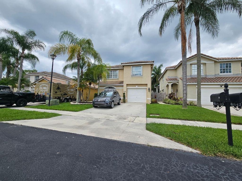 6836 Long Key St, Lake Worth, FL 33467