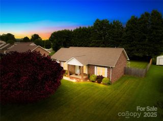 1013 St Davids Street SE, Conover, NC 28613