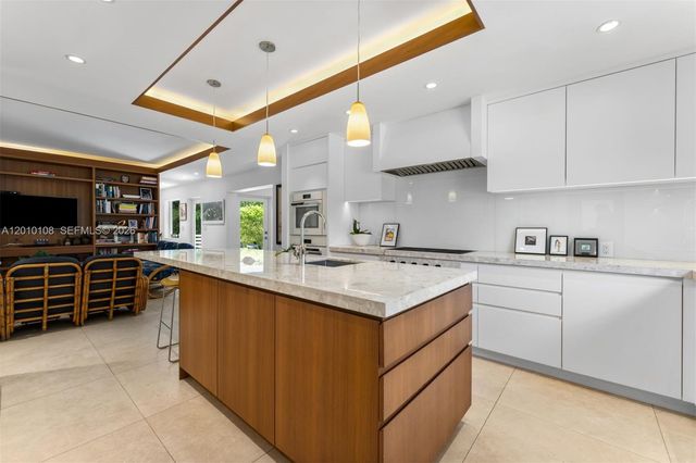 690 Warren Lane, Key Biscayne, FL 33149