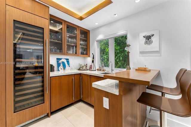 690 Warren Lane, Key Biscayne, FL 33149