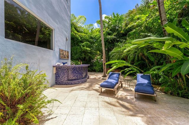 690 Warren Lane, Key Biscayne, FL 33149
