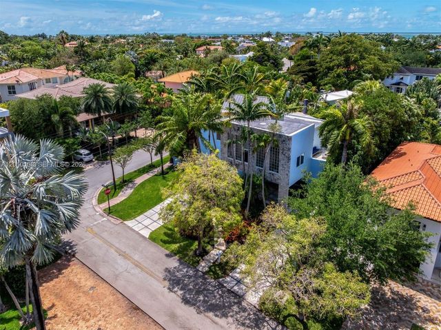 690 Warren Lane, Key Biscayne, FL 33149
