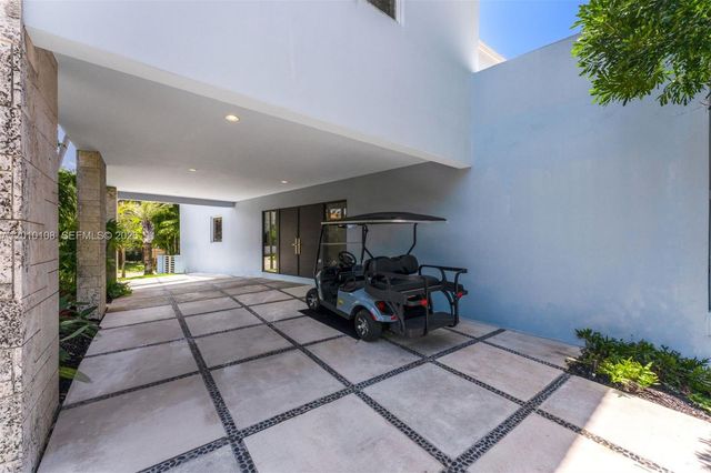 690 Warren Lane, Key Biscayne, FL 33149