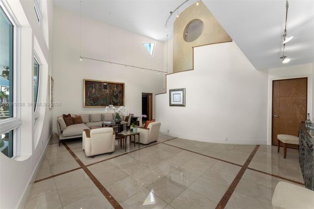 690 Warren Lane, Key Biscayne, FL 33149
