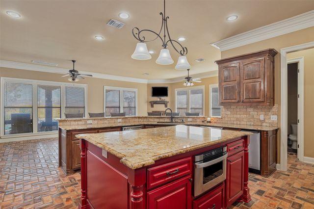 9463 Wrenwood Boulevard, Shreveport, LA 71106