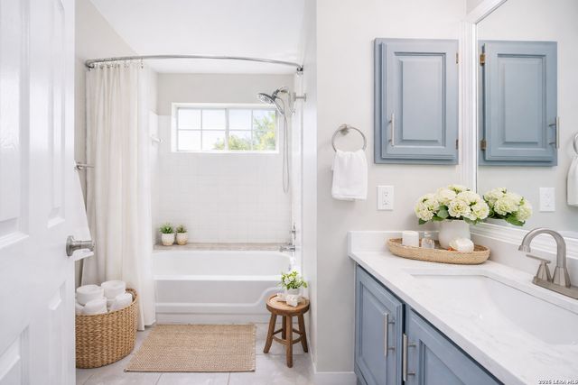 17911 Winter Hl, San Antonio, TX 78258