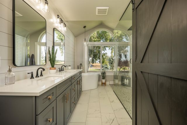21411 N Spotted Rd, Deer Park, WA 99006