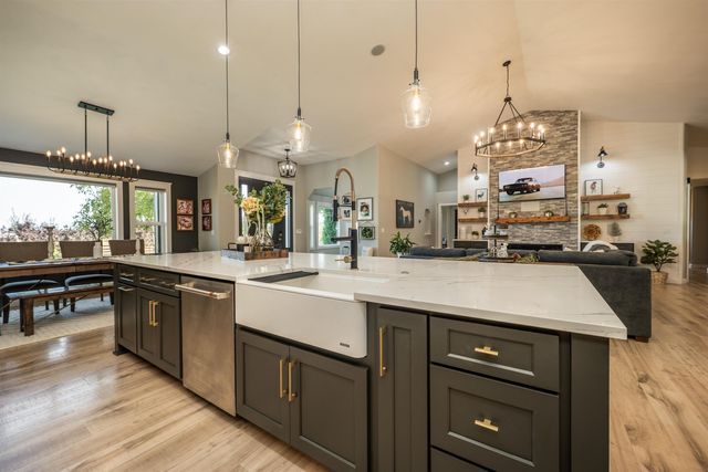 21411 N Spotted Rd, Deer Park, WA 99006